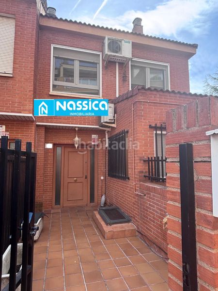 Foto f614cb54-f80f-4390-a274-a0ecbfcf605c. Casa adossada amb calefacció aparcament piscina a Calahorra
