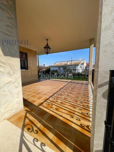 Foto f0eea6a3-2cdb-4b9a-9eac-2ec1cf0891f4. Casa a Playa Burriana