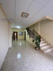 Reihenhaus in El Pilar. Casa en carrer calvari