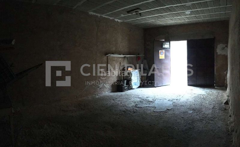 Foto b8e0e130-1695-4a8c-8c64-fcd0a309ebd9. Local comercial a calle puente y cueva 35 a Autol