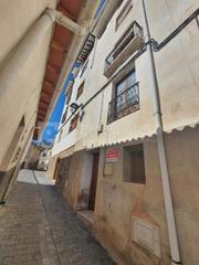 Haus  C. medio