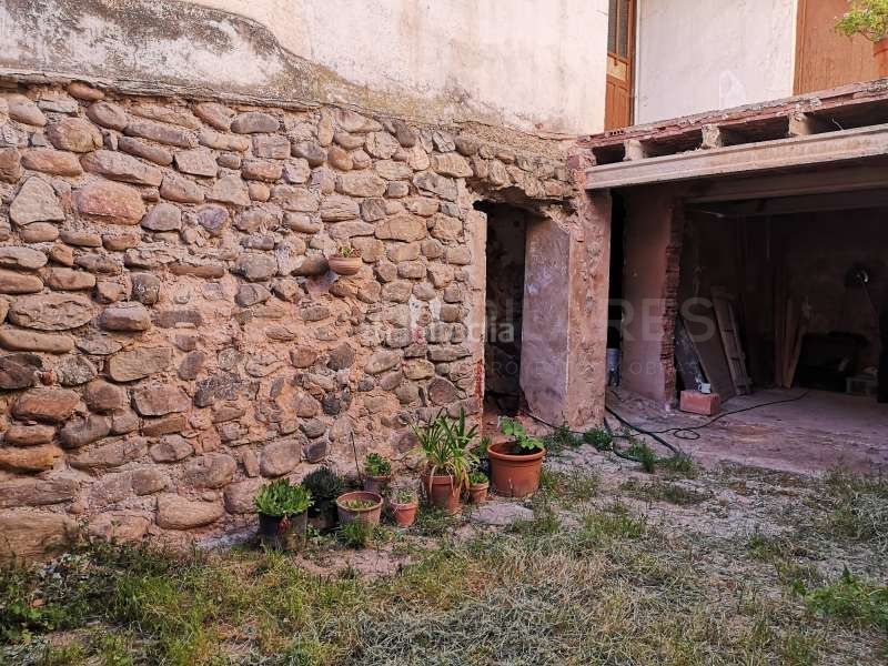 Foto 596203ec-f9e7-4f9c-9912-97531b836473. Casa adossada a Herce