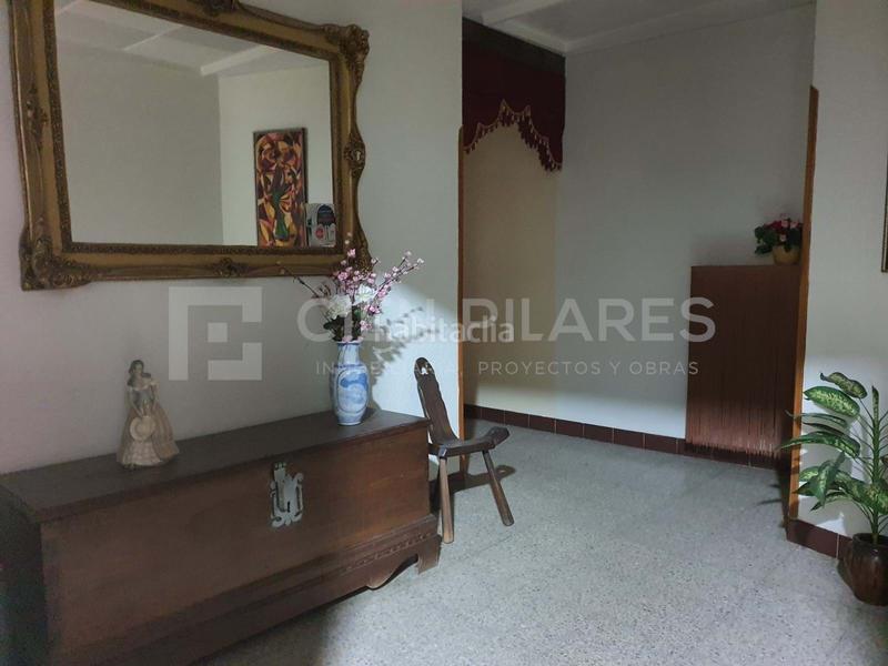 Foto 2dbf728b-bdb3-4330-ba81-82c99a07fec5. Piso te presentamos este bonito piso en el segundo piso de un edificio con ascensor, ubicado en una zona pacífica que te brindará la tr en Arnedo
