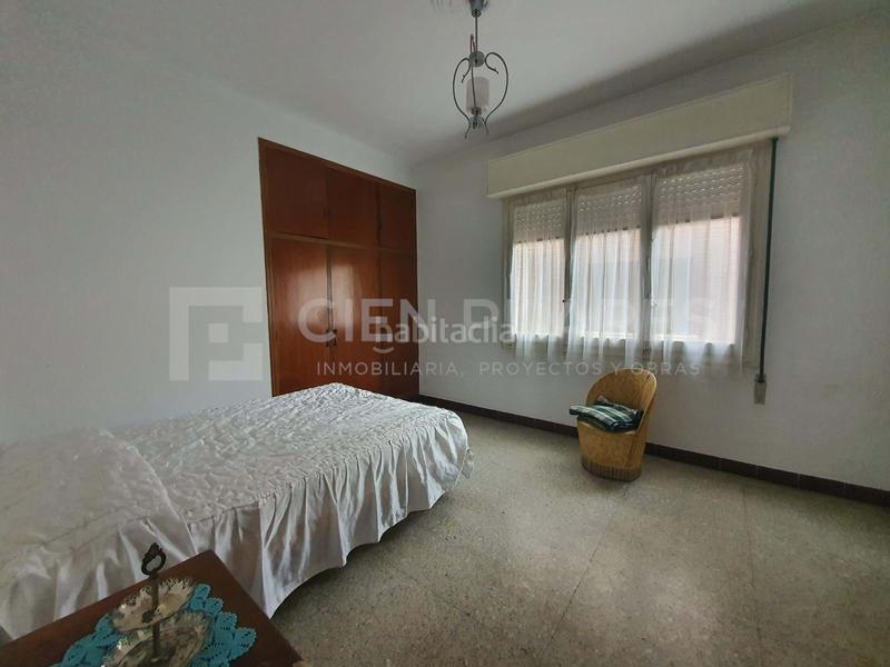 Foto a136e683-32d5-4316-9610-788760fc56c5. Piso te presentamos este bonito piso en el segundo piso de un edificio con ascensor, ubicado en una zona pacífica que te brindará la tr en Arnedo