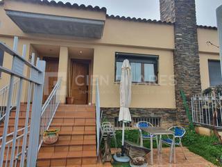 Casa adossada  Calle arraas. Venta de estupendo chalet adosado en arnedillo