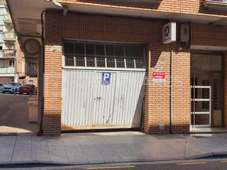 Aparcament cotxe  Constitución