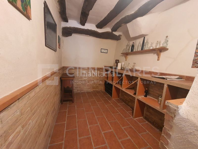 Foto 5590c743-a112-45a7-89f0-b23c20c066e1. Casa adossada a Muro de Aguas