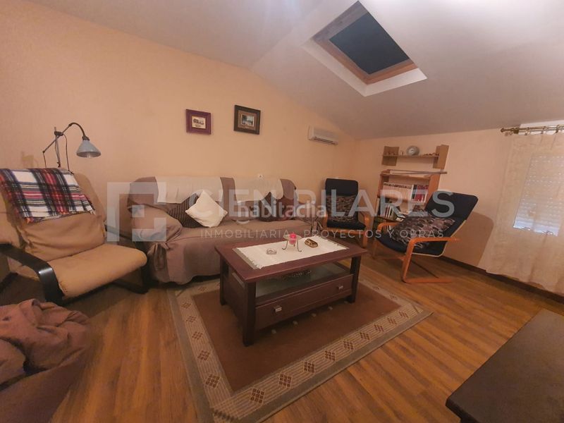 Foto 5693e526-f727-4297-a528-afbf582b1fb3. Casa adossada a Muro de Aguas
