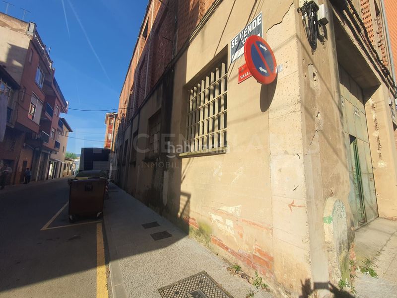 Foto 75d808d7-b2f6-4640-a926-c33a9beb98a1. Bâtiment à usage industriel dans Quel