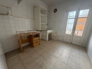 Flat  Eliseo lerena. Piso para reformar en zona céntrica de arnedo, situado en un seg