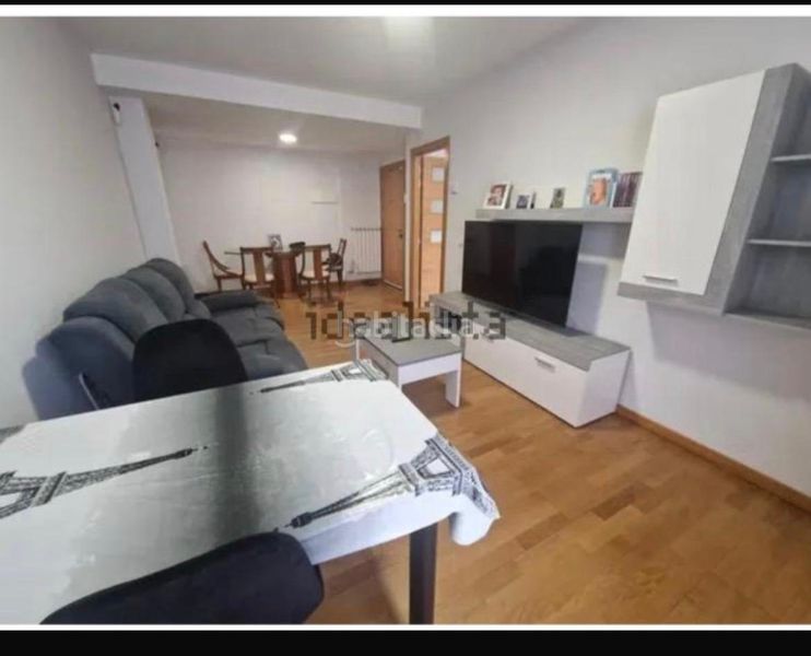 Foto f9c6c0bc-13bc-494c-b358-d2a73d3bb339. Estudi amb calefacció a Albelda de Iregua