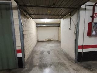 Autoparkplatz  Erguin kalea. Garaje cerrado en zona larrea