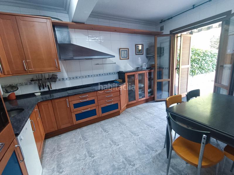 Foto 0b41e56a-5553-4f2d-953b-738914e54de6. Casa adossada amb xemeneia calefacció a Aretxabaleta