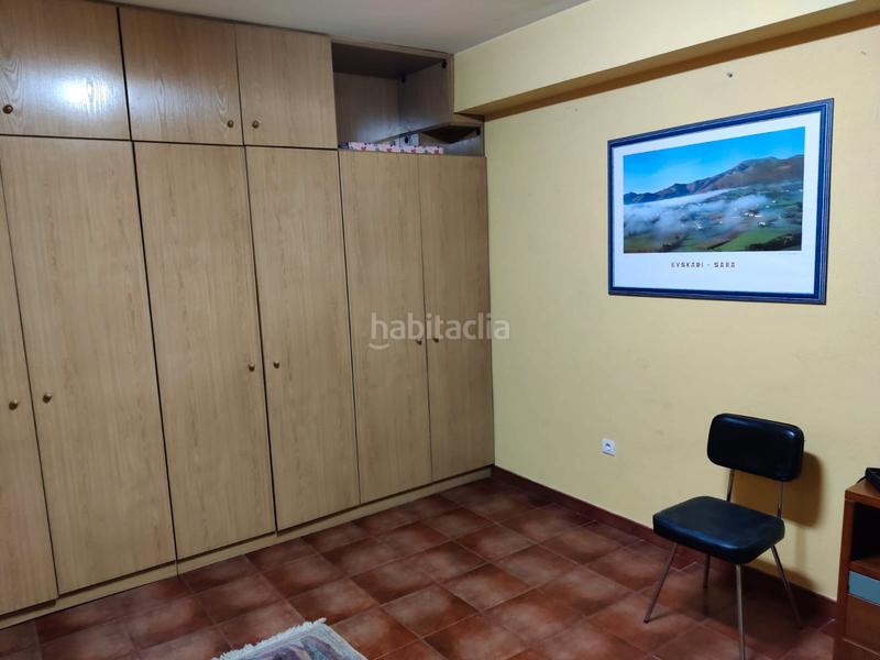 Foto 90e1b5e2-6822-4160-8e3c-c18a77b9649a. Casa adossada amb xemeneia calefacció a Aretxabaleta
