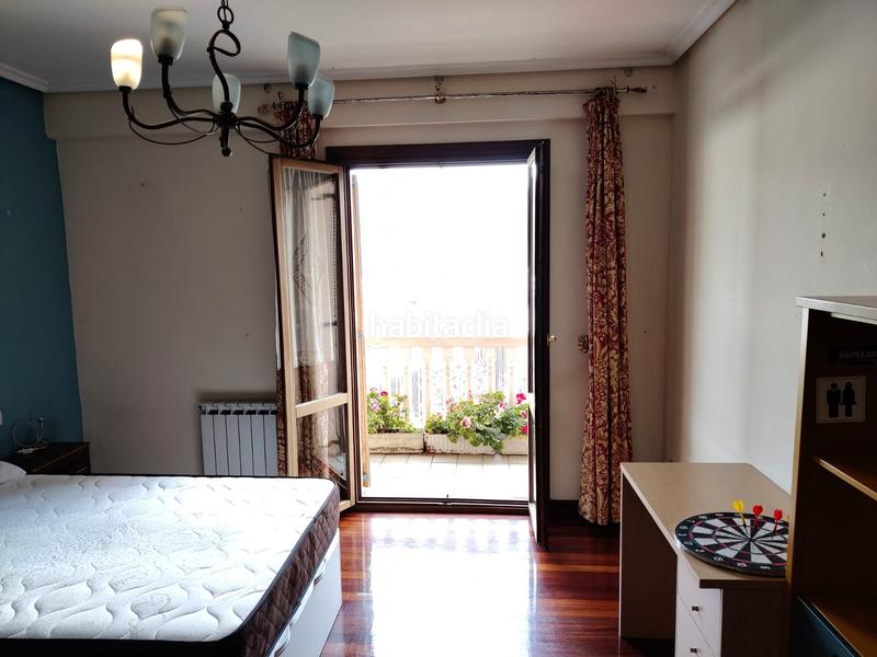 Foto b62e3006-7a0b-4b40-9443-4200441bbce3. Casa adossada amb xemeneia calefacció a Aretxabaleta
