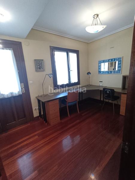 Foto ba281437-dff1-4821-9532-efa0d6b17bf0. Casa adossada amb xemeneia calefacció a Aretxabaleta