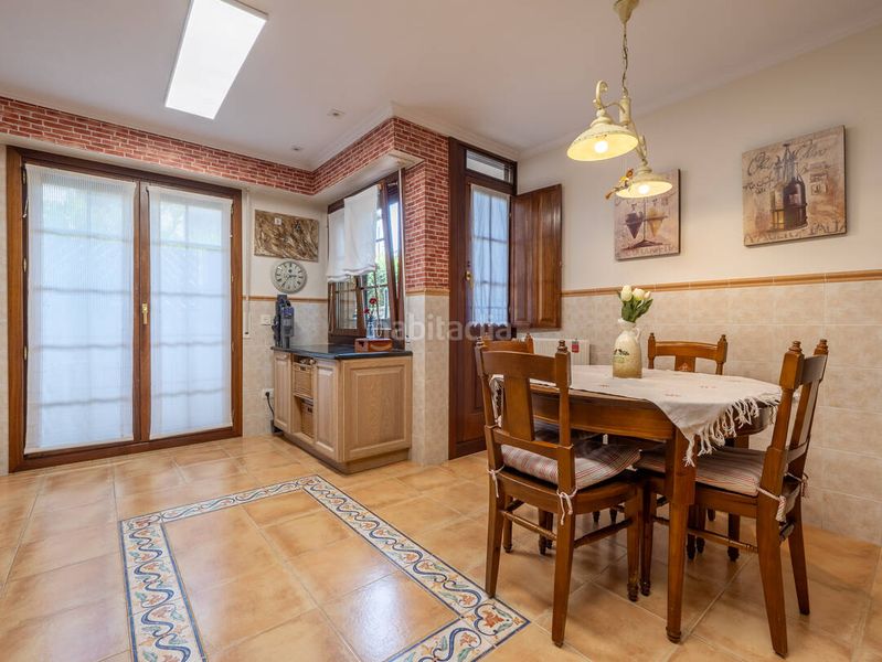 Foto 37a68d42-b713-49d0-a29f-9a58afa30c40. Casa adossada amb calefacció aparcament a Zarautz