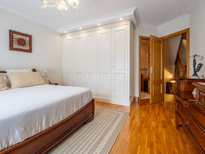 Foto 5a0a9955-bd5f-40d1-93f9-72522f69c37d. Casa adossada amb calefacció aparcament a Zarautz