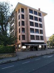Rent Flat  Iturribidea kalea. Zarautz salbide  impecable vivienda