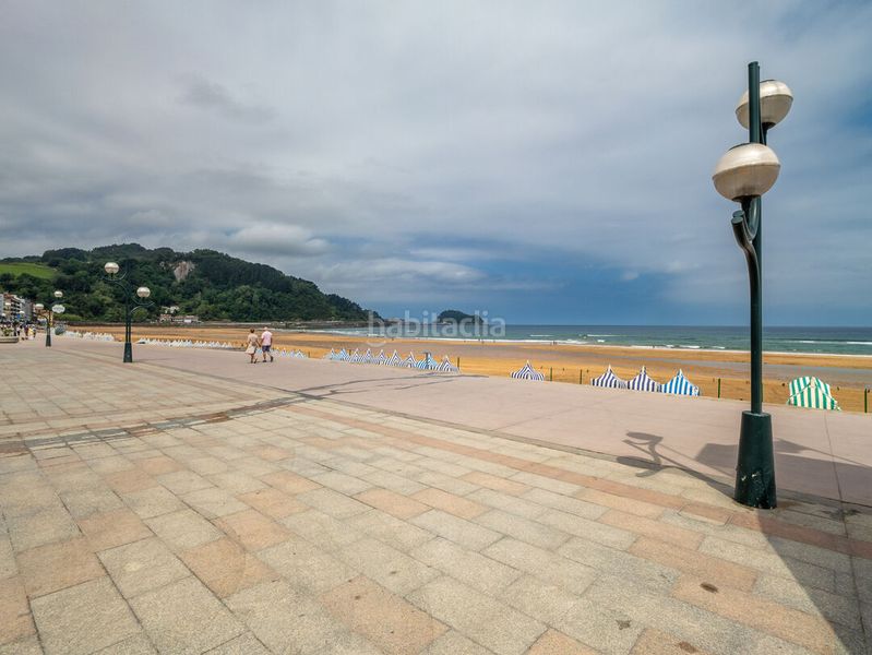 Foto 4bbce0a6-c29d-46bf-9842-cfdc5440318d. Pis amb calefacció aparcament piscina a Zarautz