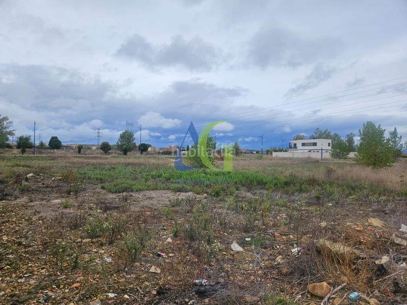 Foto 81a2e3d5-2c0b-418f-9e79-1213ade1e05f. Terreny residencial a Villaquilambre