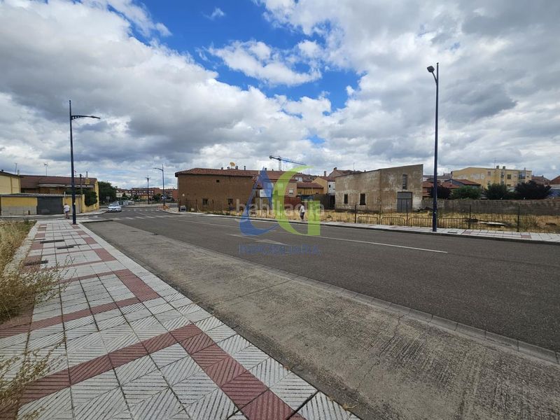 Foto b456e5a8-ddc3-46fb-891e-e2cce076b907. Finca rústica a Villaquilambre