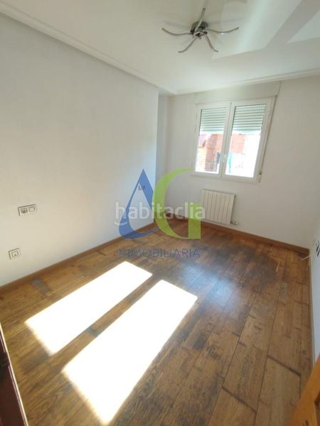 Foto 52376396-3604-4752-8a4f-dcb15cb5da6a. Flat with heating parking in Trobajo del camino