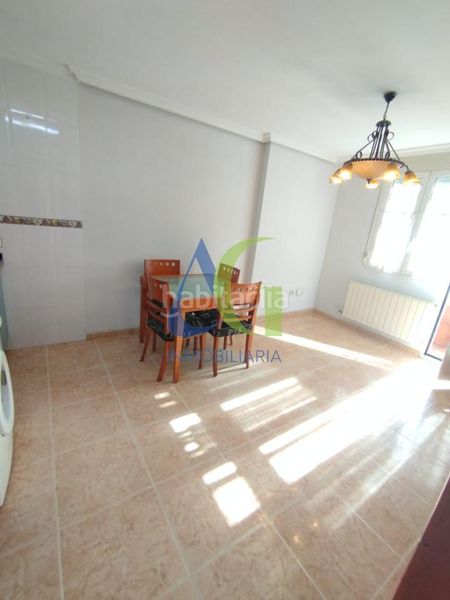 Foto efe8996c-3b3d-49b5-aca4-de5d0b36a54f. Flat with heating parking in Trobajo del camino