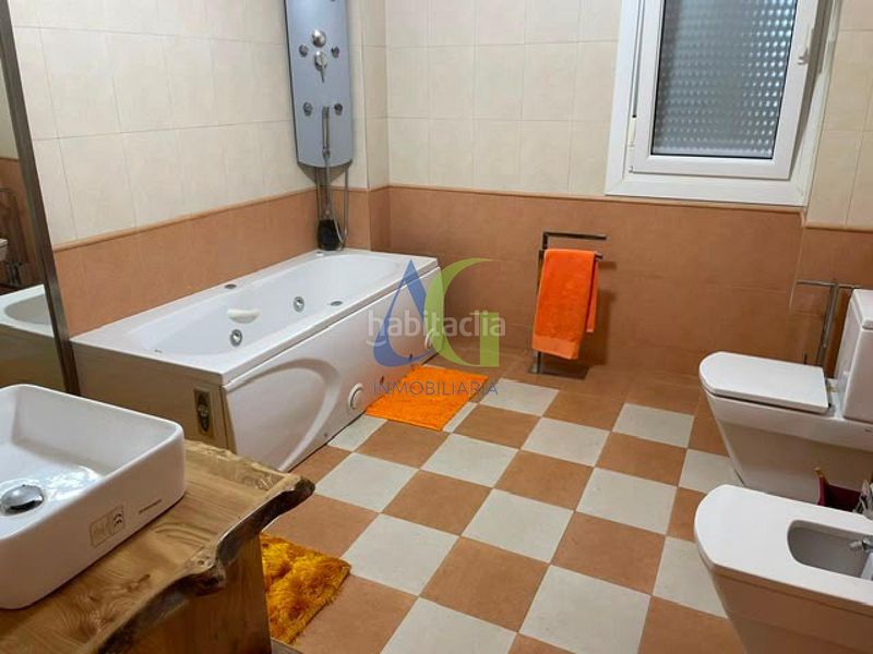 Foto 0a70ec2c-b179-4152-a160-7429925e3632. Casa amb calefacció aparcament a Sariegos