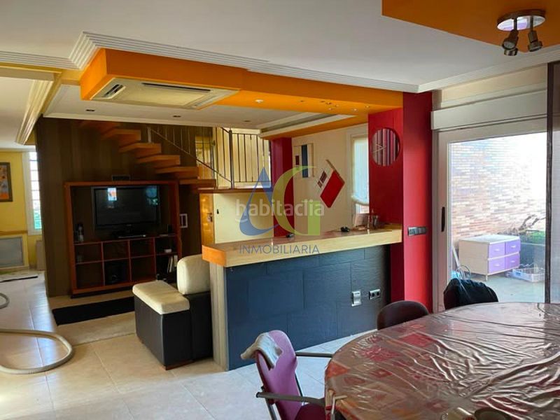 Foto 77b38d22-f348-4279-b08e-a0cebbb735cf. Casa amb calefacció aparcament a Sariegos