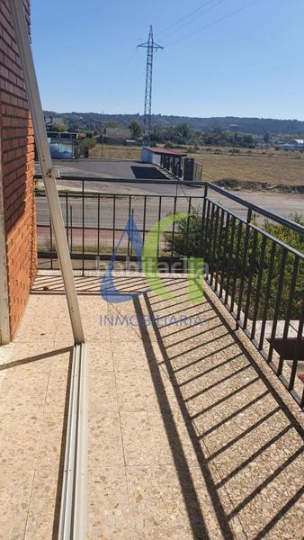 Foto 86273724-d7bf-41e0-ae12-62a5fb19f056. Casa amb calefacció aparcament a San Mamés - La Palomera León