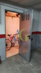 Car parking in Villaquilambre