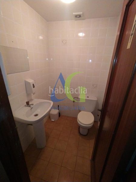 Foto b416edf2-4b13-4d3a-8223-6e52e6495833. Local comercial a San Mamés - La Palomera León