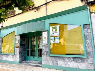 Local commercial à Avenida el ferrocarril 25. Local para oficinas totalmente equipado.