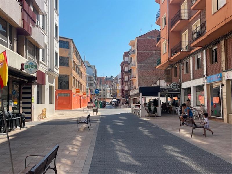Foto db5ccd5f-c2b1-4e5c-af58-39c3dbb60ef0. Locale commerciale in calle antolin lopez pelaez 26 in Ponferrada