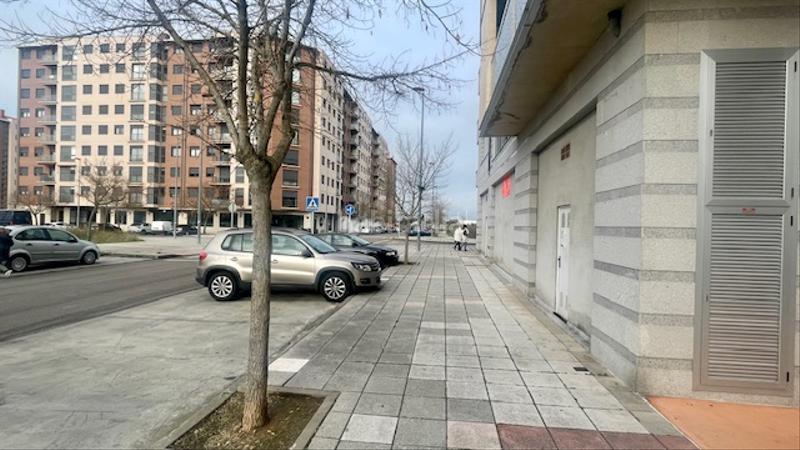 Foto 64b80afa-6519-4ef5-9883-e671d12c42e0. Geschäftsraum in calle r-2 5 in Centro Ponferrada