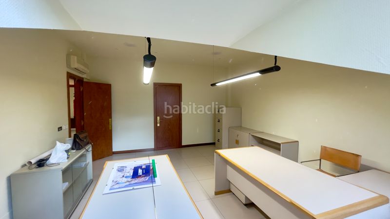Foto c26b6e6f-a6fd-4c99-97ba-1f63f8863d79. Office space in calle república argentina 9 in Centro Ponferrada