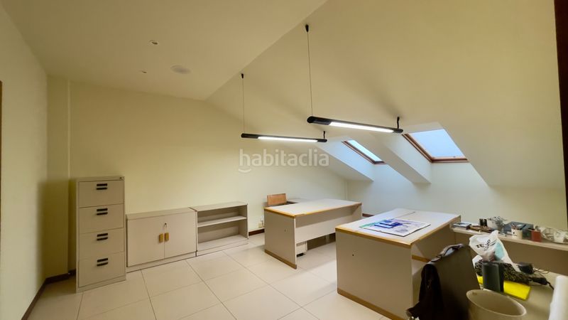 Foto e0ea25f9-fbfd-448a-93bb-12001c578f57. Office space in calle república argentina 9 in Centro Ponferrada