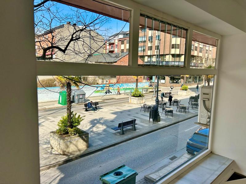 Foto b04d0a87-ee2e-422b-9d8b-d7a4233644b4. Local commercial dans calle navaliegos 4d dans Centro Ponferrada