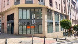 Local commercial à Avenida compostilla 22. Local en avenida compostilla ponferrada. totalmente equipado com