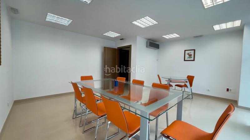 Foto 2dd78c9f-2a6f-483e-9604-faf02a7c6f69. Geschäftsraum in avenida compostilla 22 in Centro Ponferrada