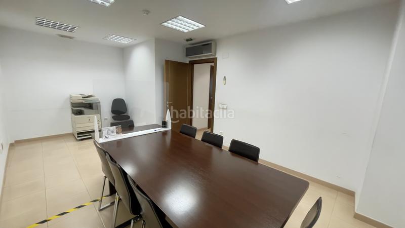 Foto f0dd1145-f363-477d-b670-4dd2004aecb7. Geschäftsraum in avenida compostilla 22 in Centro Ponferrada