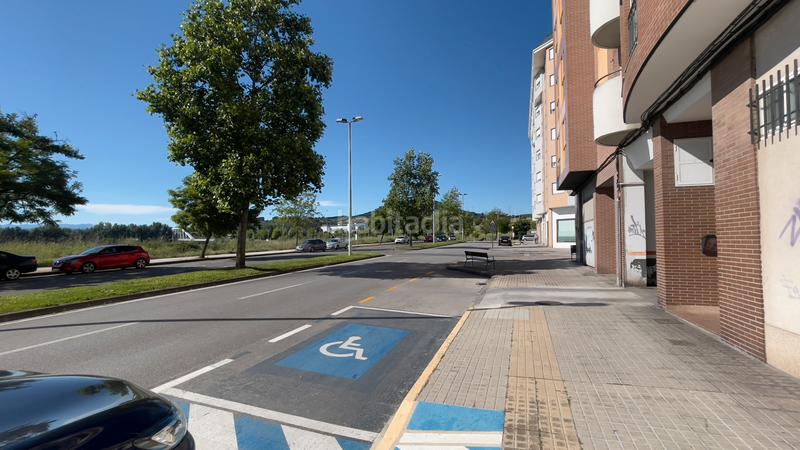 Foto 8445d27f-b5f9-4257-9555-781cc2c5bd67. Locale commerciale in avenida de américa 86 in Zona Alta Ponferrada