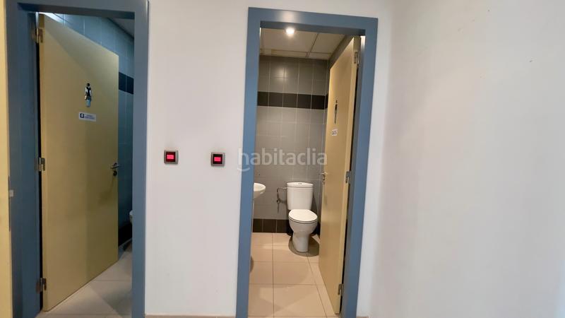 Foto c177657d-e274-499f-a176-f0bf9c387c89. Locale commerciale in avenida de américa 86 in Zona Alta Ponferrada