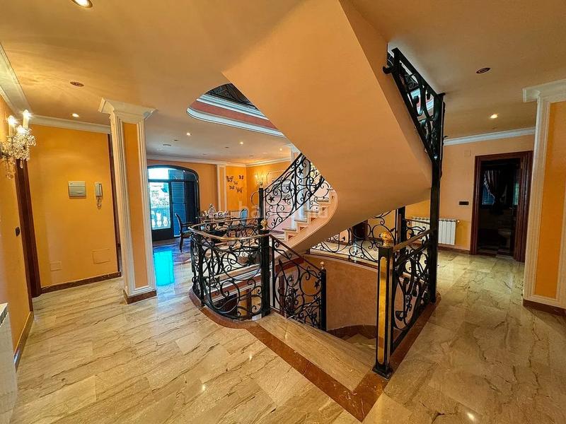 Foto 3175c8b0-c097-4d12-ae62-0ddffaf4243c. Chalet in calle del ouro 24 in Cacabelos