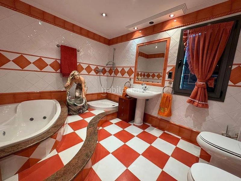 Foto 739a2e01-8432-4d3e-bbda-aec70cc4af6b. Chalet in calle del ouro 24 in Cacabelos