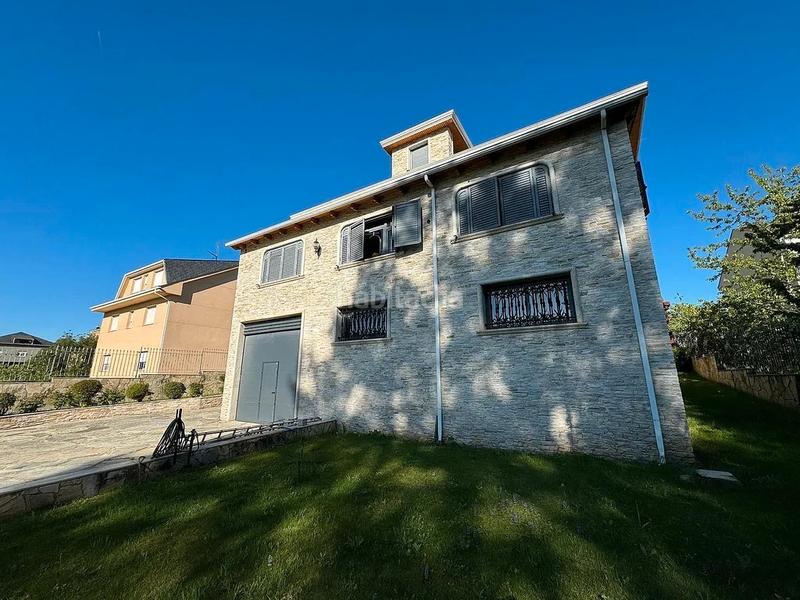 Foto 8a603b7f-c672-42cd-bfea-e6c7368ed9e4. Chalet in calle del ouro 24 in Cacabelos