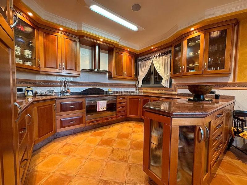 Foto 9f3309a7-5ffe-4c0a-a91f-91dea8656f06. Chalet in calle del ouro 24 in Cacabelos