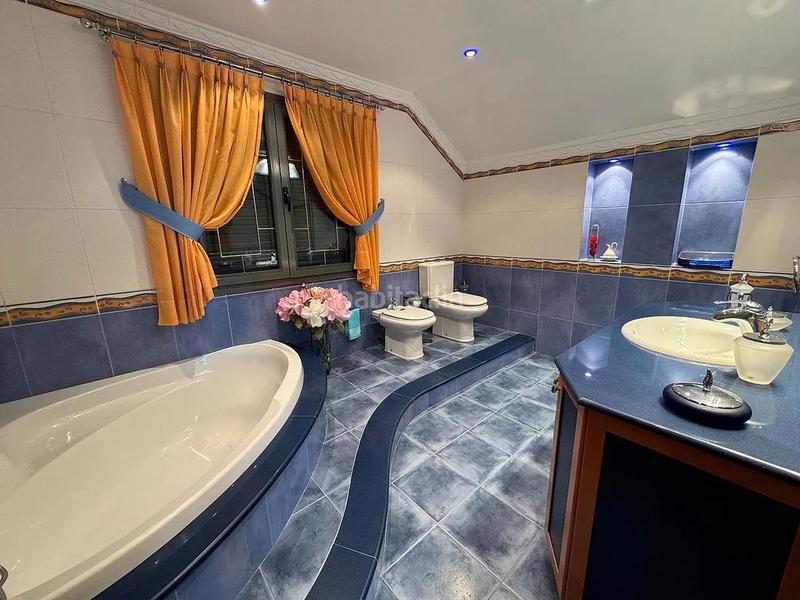 Foto cb411ebc-b909-4cc8-845c-e0362c2f175f. Chalet in calle del ouro 24 in Cacabelos