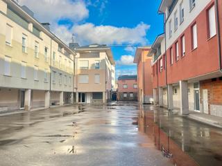 Pis en Calle el puente nuevo 5. Se vende piso cacabelos, semi nuevo. plaza carpal